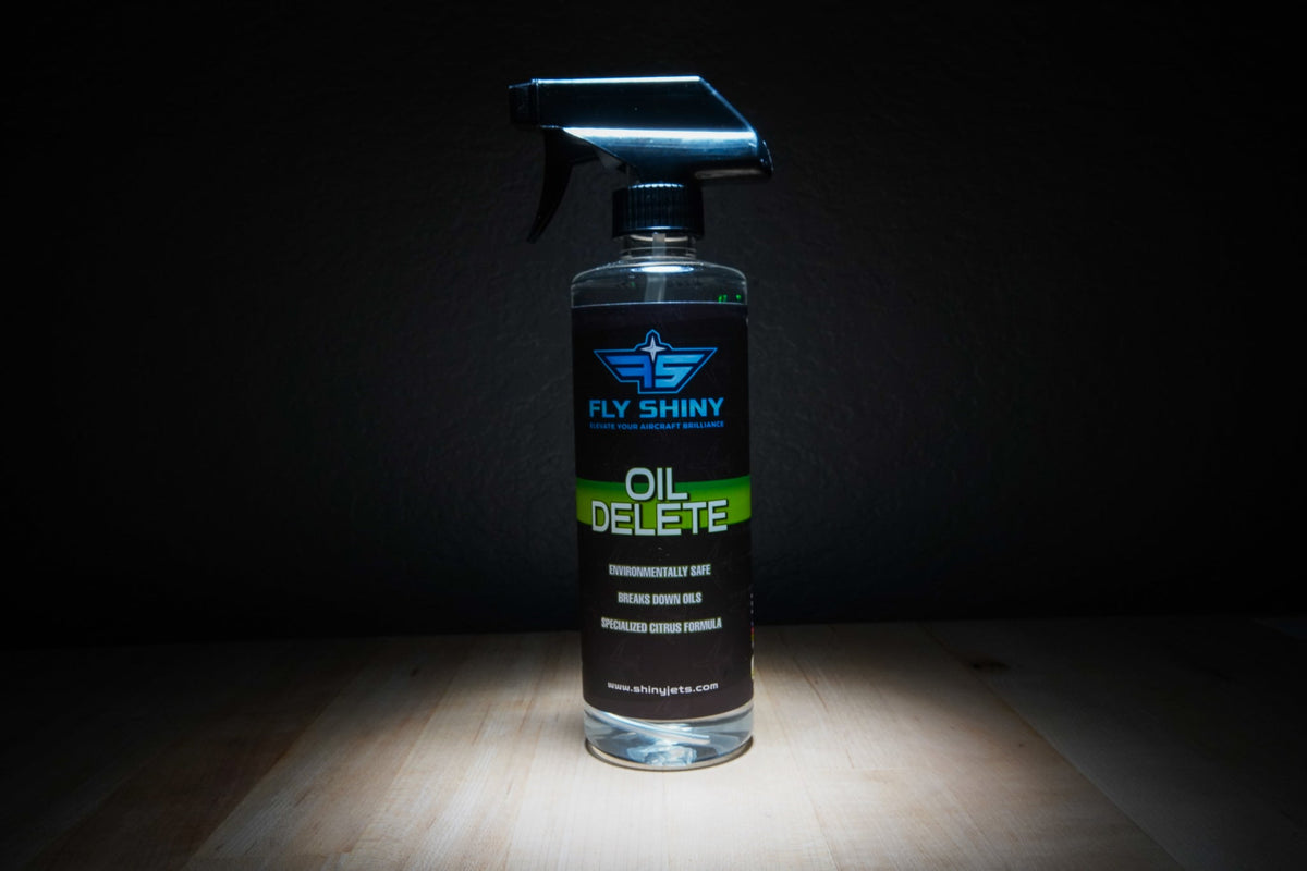 Fly Shiny Oil Delete – Advanced aviation degreaser designed to break down and remove tough oil, grease, and grime from aircraft surfaces, ensuring a clean and polished finish.